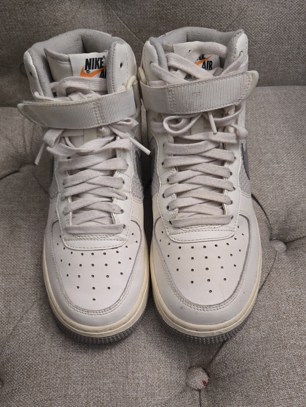 Nike Kids High-Top Sneakers in Off-White and Light Gray